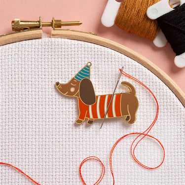 Translation missing: en.Sausage Dog Dachshund Needle Minder