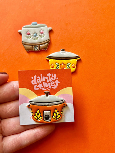 Translation missing: en.Handmade Retro Crock Pot Needle Minder
