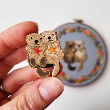 Translation missing: en.Sea Otters Enamel Needle Minder