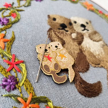 Translation missing: en.Sea Otters Enamel Needle Minder